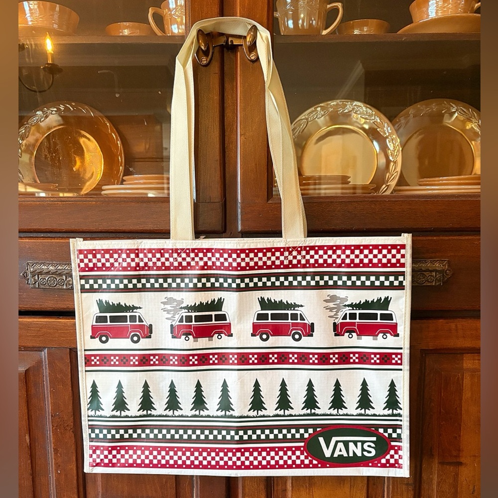 ♥️💖 FREE w/ PURCHASE of $55+ VANS Large Reusable Christmas Shopper Tote